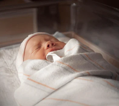 Żółtaczka noworodka - czy jest groźna? Jak wyglądają jej objawy?