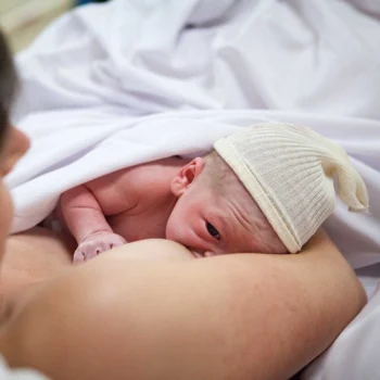 Poznaj 10 rzeczy, które musisz wiedzieć przed pierwszym karmieniem piersią