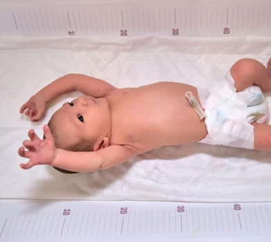 Odruch moro – czym jest i jak długo trwa?