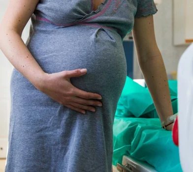 Pierwsze objawy porodu. Czy to już?