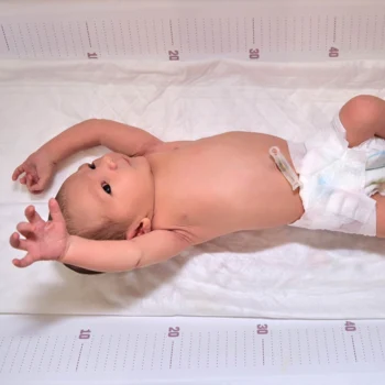 Odruch moro – czym jest i jak długo trwa?