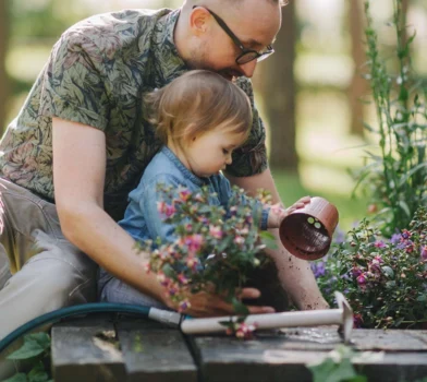 Poznaj 5 kreatywnych wiosennych zabaw dla dzieci