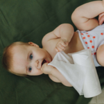 Einwegeinlagen aus Bambusvlies für wiederverwendbare Windeln - Rolle mit 100 Stück. - 18x30cm