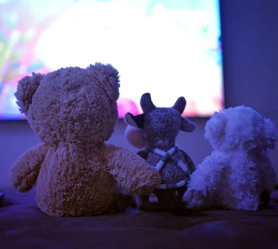 Rodzinne seanse z platformami streamingowymi - wybór tytułów dla małych dzieci