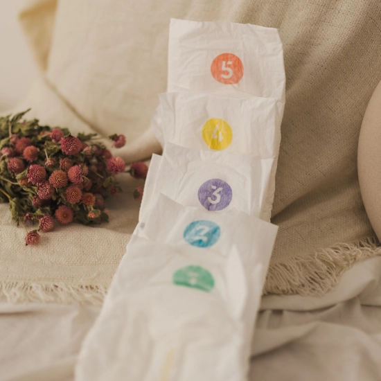 Zestaw 8 x 26 szt. - jednorazowe pieluszki Bambiboo COTTONWEAR z bawełną organiczną dla niemowląt, rozmiar 3 Midi (6-11kg)