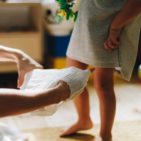 Jednorazowe pieluchomajtki Bambiboo COTTONWEAR z bawełną organiczną dla dzieci, rozmiar 5 Junior (12-17kg) 20 szt.